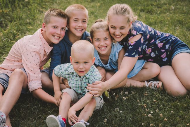 Cute Family Photoshoot Kitchener Waterloo Guelph Cambridge Toronto