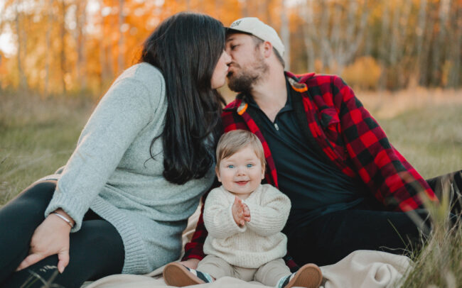 candid fall family photography guelph arboretum
